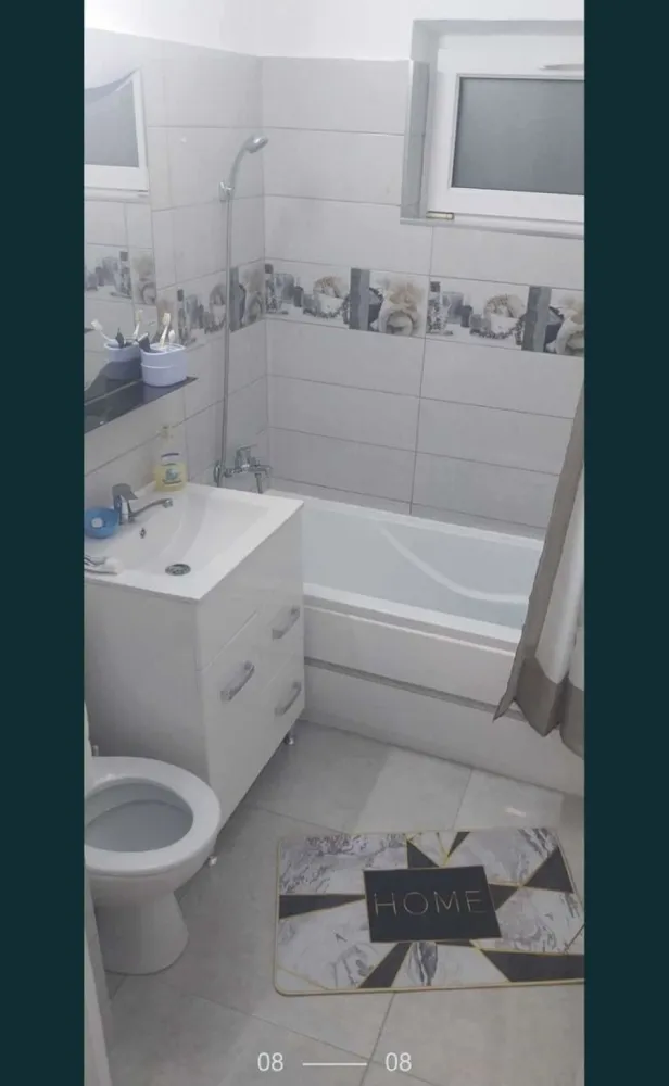excluziv Tomis Nord - ersoana Fizica • Apartament 2 camere Decomandat Renovat Ultramodern Aerisit Inbunatatit Complet • Zona Tomis Nord - Relly & Hot + Facilitati pentru inchirieri sezoniere • Mobilat , utilat , Echipat • Etaj 8/10 Vedere Sud-Est • Mobilat , totul nou,design mobilier la comanda + iluminare interioara la mobilier [Living + Dormitor] • Usa intrare Ranforsata • Usi interior noi Albe prin vopsire cu Design de apropiere White-Grey • Termopane • Parchet Laminat Lava Grey • Toate Utilitatile Sanitare sunt noi • Instalatii electrice + Contor Digital , iluminatoare cu aprindere prin telecomanda dar si manual. • Faianta : Baie (cu aerisire Geam termopan) - Design Venice Grey ; Bucatarie incapatoare - Design Dining.Baleares • Gresie : Hol (spatios) ; Baie si Bucatarie - Design Italo Roccia • Balcon izolat Interior si exterior • instalatii Termice si electrice complet schimbate + Usite intrare sanitare Baie + Bucatarie • Centrala pe Gaze • Wifi • Cablu TV (Tevile si Cablurile sunt toate profilate) • + 2 Telvizoare led HD Samsung si Philips • Bucatarie echipata : Cuptor cu microunde ,Prajitor paine, Mixer Phillip Hobs toate noi • Zona foarte linistita • Facilitati inchirieri sezoniere • Bloc civilizat • Locuri de parcare fata-spate-Lateral bloc • Lift nou • Usi scara de bloc noi ,moderne • Securizare cu Camere de luat vederi • instalatiile termice la bloc proaspat schimbate • Acces Transport in Comun • Vecinatate : Supermarket Penny,Profi,Mega-Image,Piata Brotacei,Piata Ciresica, Piata Tic-Tac,Farmacie,liceu. • Pret 117.000 Usor Negociabil • Contact : Bulgaru Bogdan • TLF : 0724117246 •Pentru Firme Exclus : Contracte de exclusivitate. Se vinde exact ca in poze.