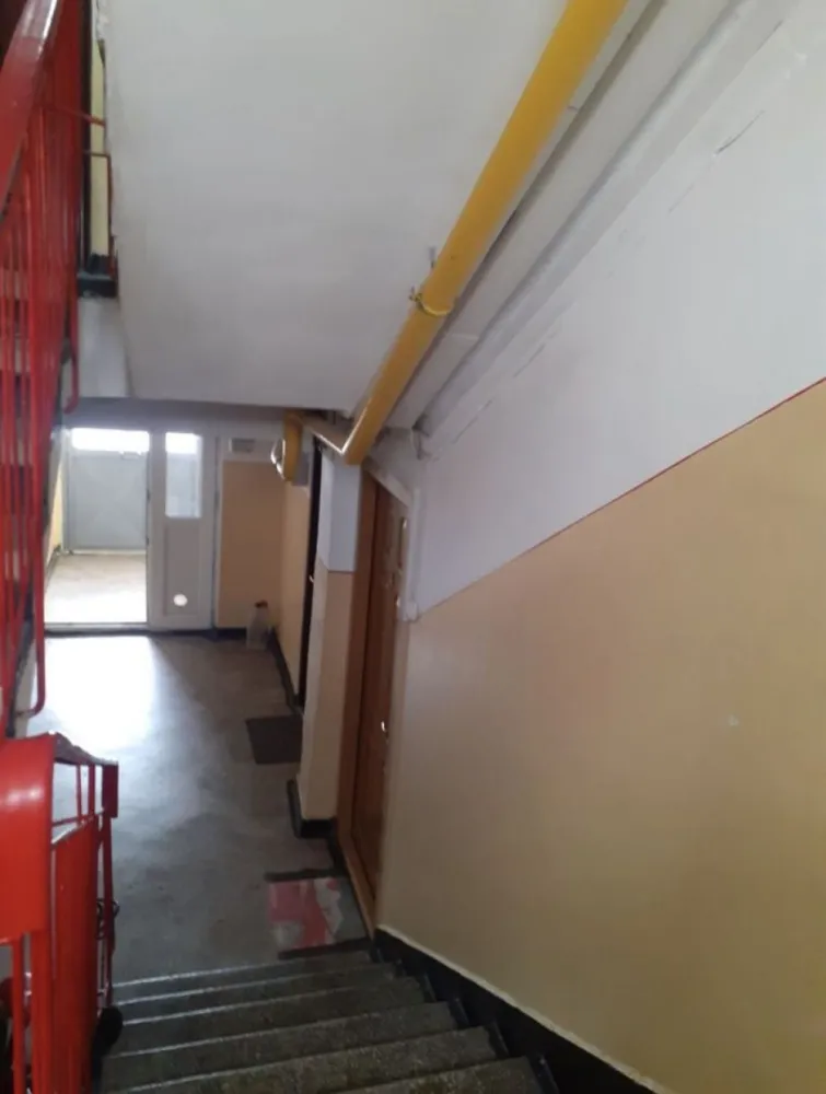 Vand ap cu 3 camere zona Tomis Nord - VÂND APARTAMENT CU 3 CAMERE SEMIDECOMANDAT, ZONA TOMIS NORD , STR. BADEA CÂRȚAN (LÂNGĂ RADET). Suprafața totală este de 50 mp,blocul este din 1977. Apartamentul este situat la etajul 1/5. PENTRU MAI MULTE DETALII SUNAȚI LA NR. DE TELEFON 07******97.