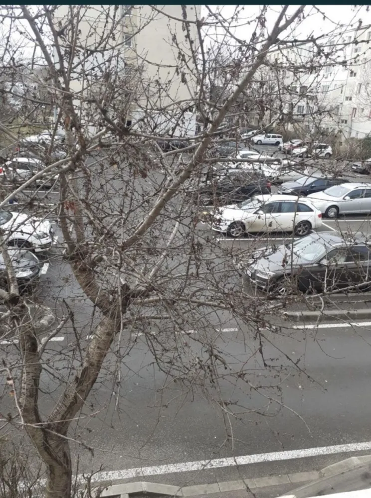 Vand ap cu 3 camere zona Tomis Nord
