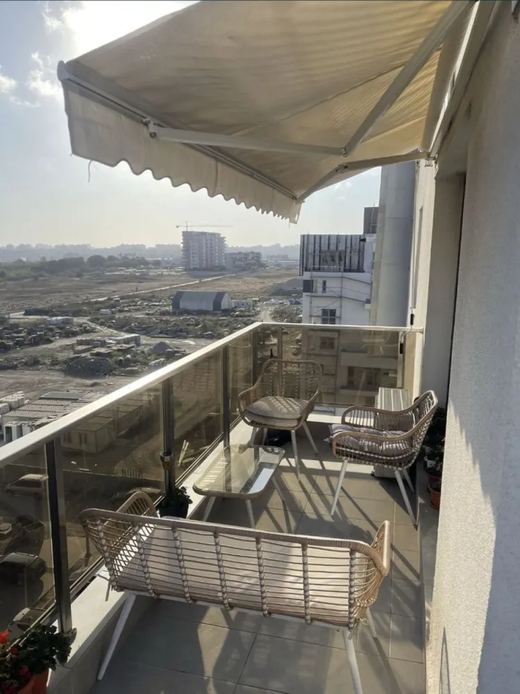 Ap 3 camere Maurer - Proprietar - vând apartament de 60mp utili complet mobilat în complexul Maurer, 2 dormitoare, living open space + balcon 20 mp utili Apartamentul este situat la etajul 6/7, este deservit de 2 lifturi. Nu doresc sa colaborez cu agențiile imobiliare !