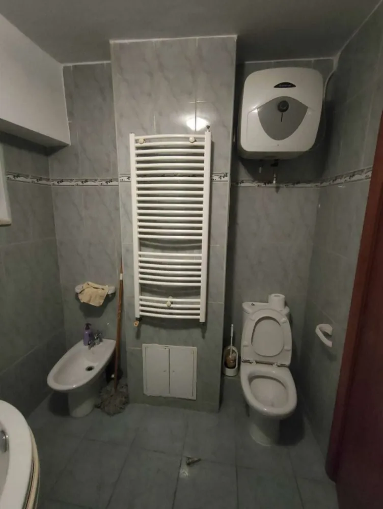 3 camere, zona Dacia, 93 mp, decomandat - apartament 3 camere,93mp,decomandat,zona Dacia ,Constanta,se vinde mobilat, centrala proprie.et6/8, whatsap 0736939330, NUcolaborez cu agentii imobiliare,multumesc.