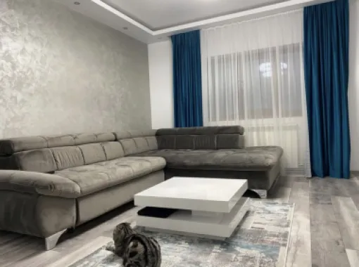Vand ap 3 camere zona Big Cora Bratianu