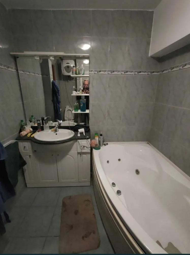 3 camere, zona Dacia, 93 mp, decomandat - apartament 3 camere,93mp,decomandat,zona Dacia ,Constanta,se vinde mobilat, centrala proprie.et6/8, whatsap 0736939330, NUcolaborez cu agentii imobiliare,multumesc.