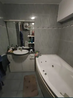 3 camere, zona Dacia, 93 mp, decomandat