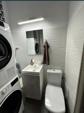 Vand ap 3 camere zona Big Cora Bratianu