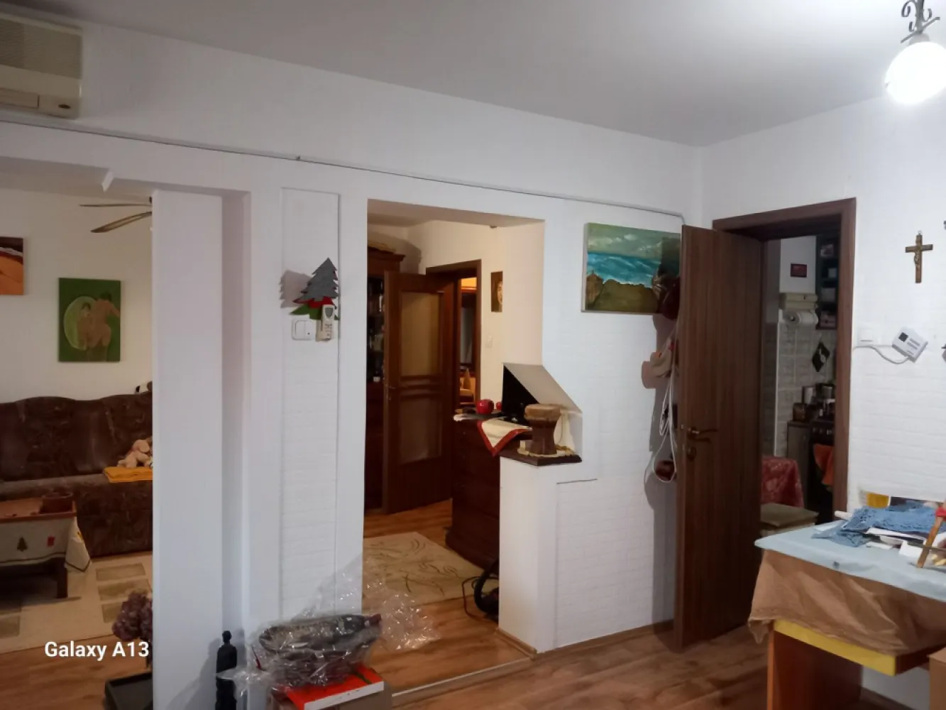 ageuropa.ro vinde ap 4 cam 103mp etaj 4/4 în zona CENTRALA. - Agenția EUROPA vinde apartament cu patru camere 103mp utili situat la etajul 4/4 în zona CENTRALA.