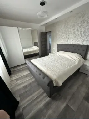 Vand ap 3 camere zona Big Cora Bratianu
