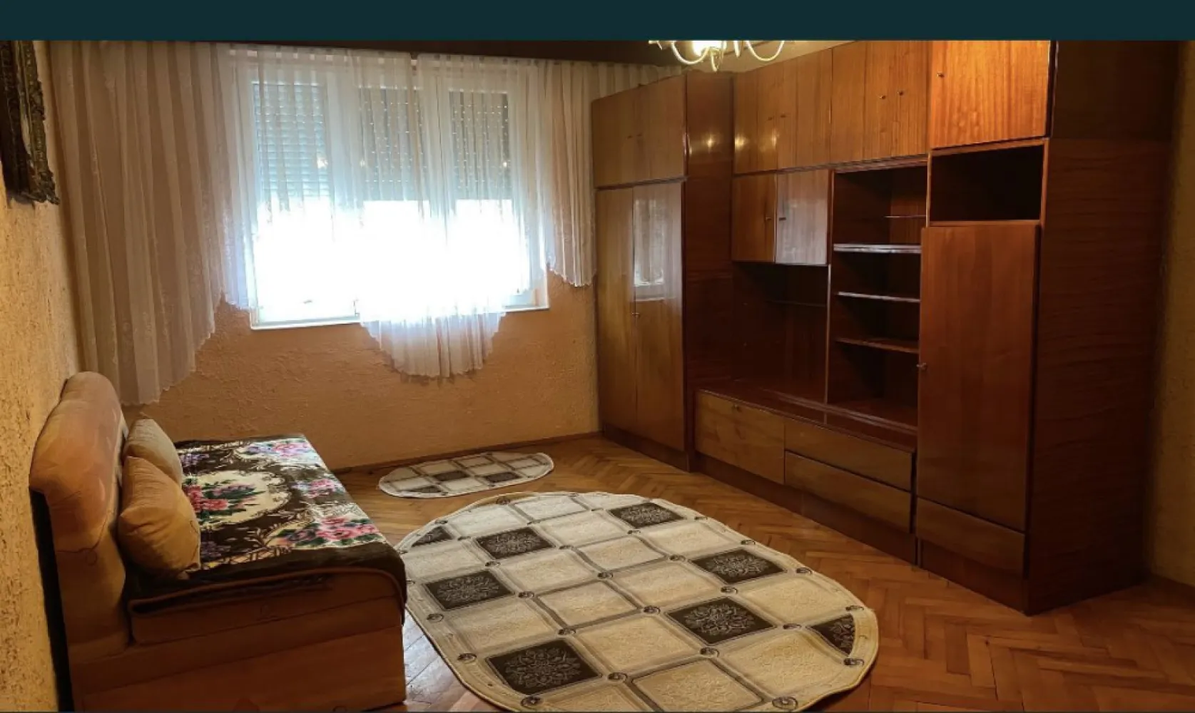 BRASADAS vinde garsoniera 36mp pe Ostrovului la etajul 3. - Agenția imobiliara BRASADAS vinde ap 1 cameră 36 mp pe Ostrovului la Et 3,, bucătărie cu balcon,1 cameră spațioasă , baie,hol. Se accepta și schimb cu ap 2 camere plus dif. www.brasadas.com.