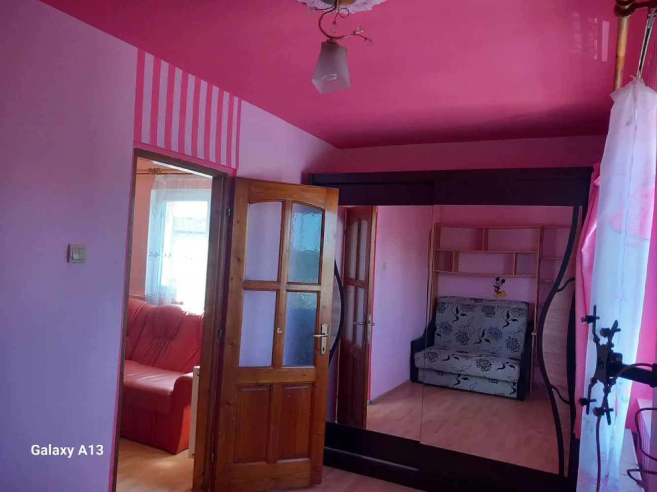 Ag BRASADAS vinde ap 3 cam 41mp etaj 4 în SOLIDARITĂȚII. - Agenția imobiliara BRASADAS vinde apartament cu trei camere situat la etajul 4/4 în cartierul Solidarității. Acoperișul este făcut cu bitum și este executat și o parte din structura acoperișului, urmând sa se finalizeze lucrările în lunile următoare. Pentru mai multe oferte accesați www.brasadas.com.