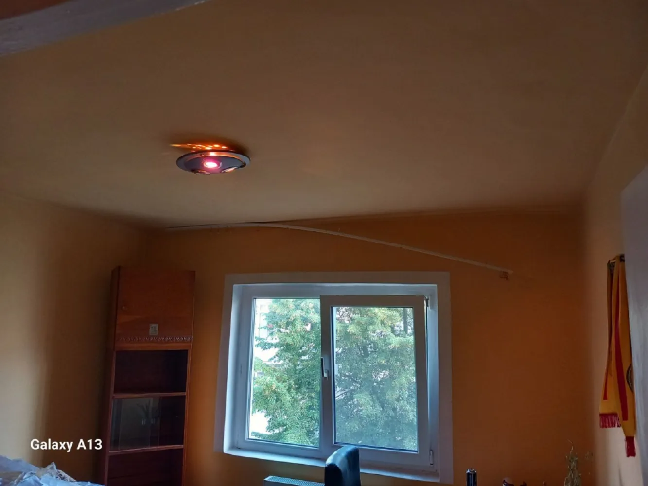 ageuropa.ro vinde ap 3 cam DECOMANDATE 90mp la etajul 3 în Micro 16. - Agenția EUROPA vinde apartament cu trei camere DECOMANDATE la etajul 3 în Micro 16.