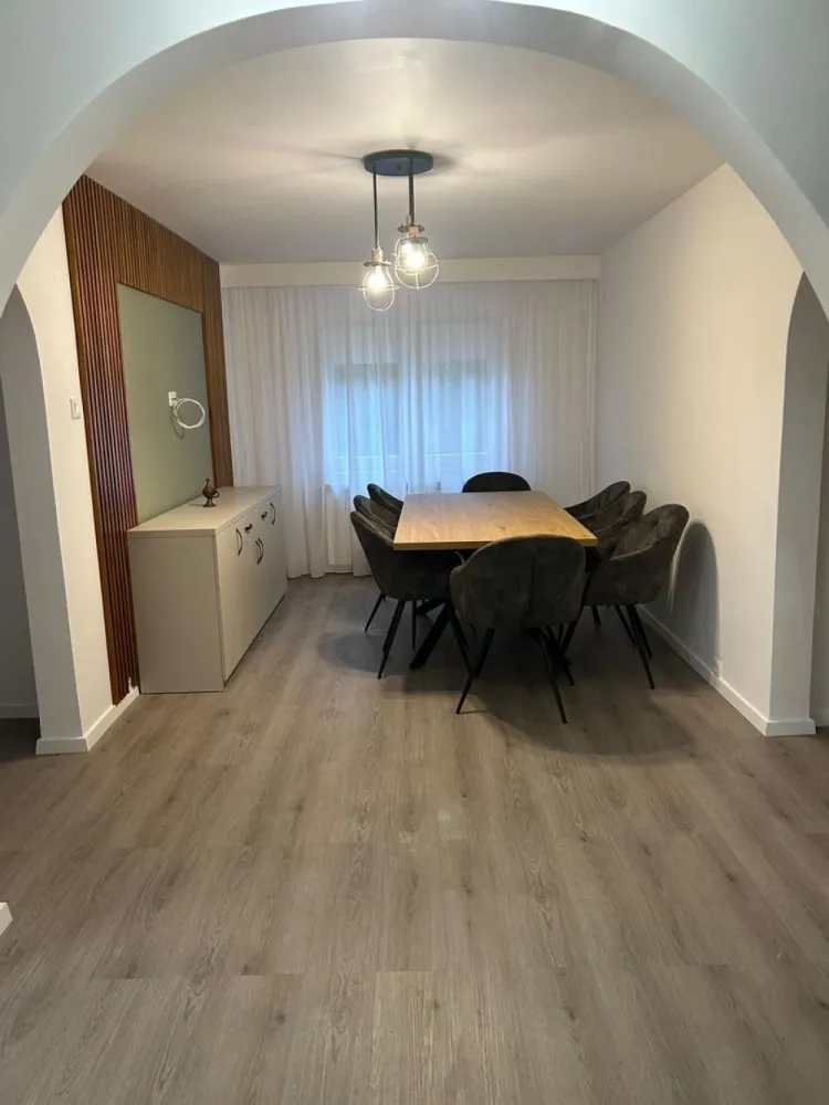 ageuropa.ro vinde apt. 4 cam. 78mp la etajul 2 în Micro 16. - Agenția EUROPA vinde apartament cu patru camere situat la etajul 2 în Micro 16. Pentru mai multe oferte, accesați ageuropa.ro.