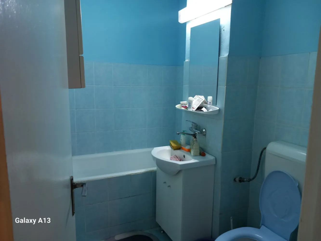 ageuropa.ro vinde ap 3 cam DECOMANDATE 90mp la etajul 3 în Micro 16. - Agenția EUROPA vinde apartament cu trei camere DECOMANDATE la etajul 3 în Micro 16.