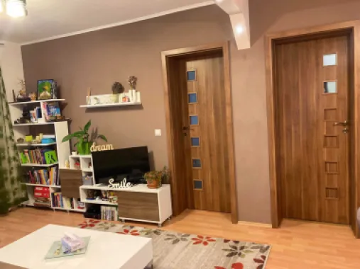 Vând apartament cu 3 camere