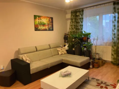 Vând apartament cu 3 camere