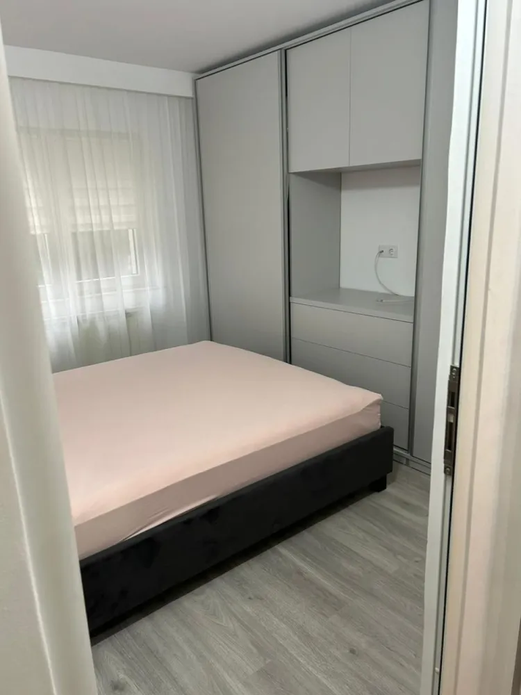 ageuropa.ro vinde apt. 4 cam. 78mp la etajul 2 în Micro 16. - Agenția EUROPA vinde apartament cu patru camere situat la etajul 2 în Micro 16. Pentru mai multe oferte, accesați ageuropa.ro.