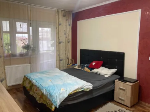 Vând apartament cu 3 camere