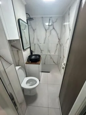 ageuropa.ro vinde apt. 4 cam. 78mp la etajul 2 în Micro 16.
