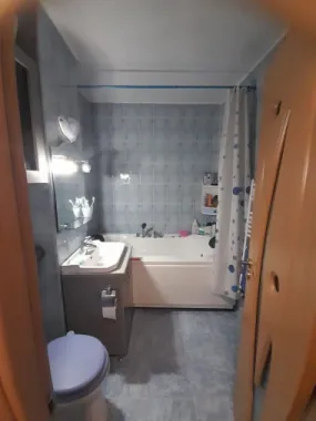 Văd apartament 2 camere