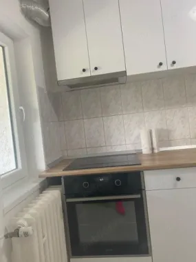 Vând apartament semicentral