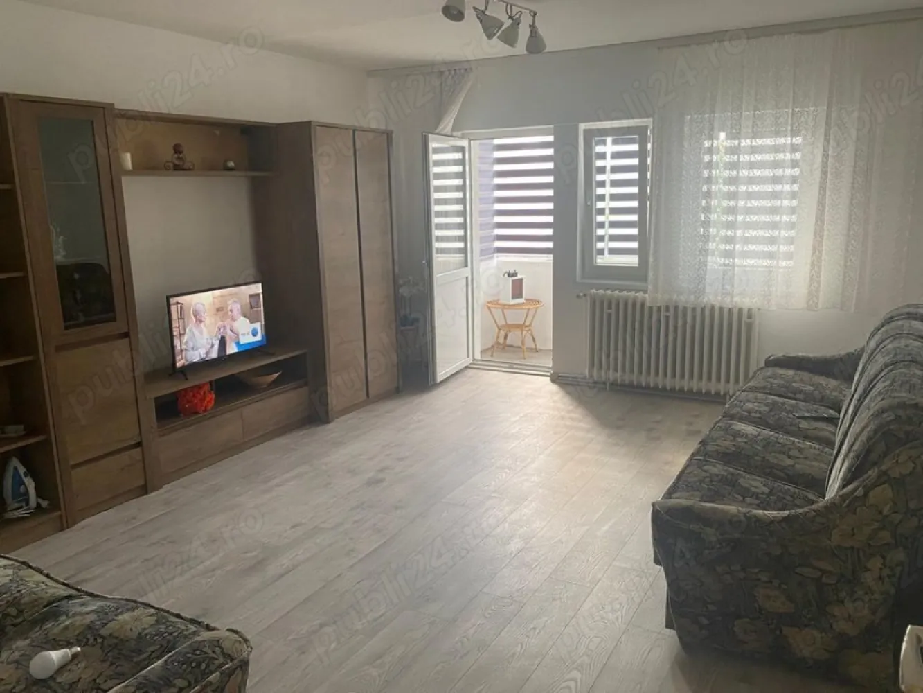 Vând apartament semicentral - Vând apartament cu 2 camere, semicentral, decomandat, et.2, din BCA, 57 mp, 2 balcoane.