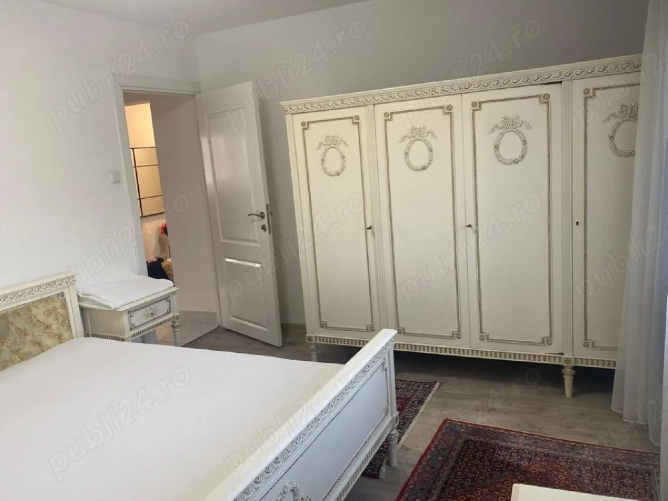 Vând apartament semicentral - Vând apartament cu 2 camere, semicentral, decomandat, et.2, din BCA, 57 mp, 2 balcoane.