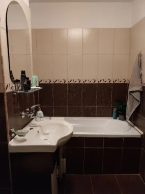 Apartament 3 camere cu garaj autorizat și beci