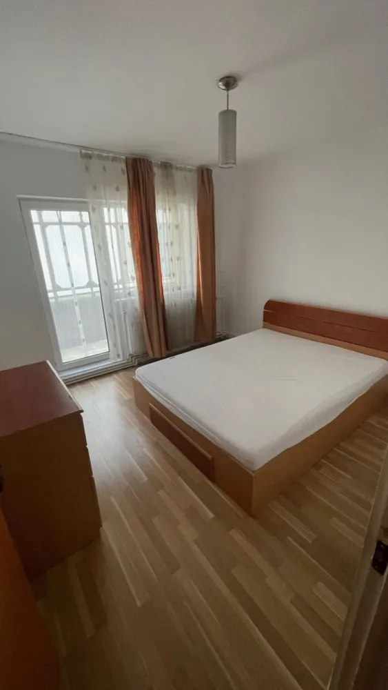 Inchiriez apartament 2 camere, Apusului, Militari - particular, 2 camere, 2 balcoane, centrala termica, decomandat ,reabilitat termic, loc parcare , mobilat si utilat complet, gresie, faianta , termopan, aragaz, masina de spalat, frigider, aer conditionat, spatios; strada apusului, sector 6 ,shop&go;, lidl, profi, ratb 178,336, liniste ,scara civilizata, 10 minute metrou ,verdeata Vecinatati: Lujerului, Plaza Drumul Taberei, Piata Gorjului, Politehnica, Pacii.