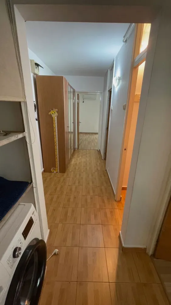 Inchiriez apartament 2 camere, Apusului, Militari - particular, 2 camere, 2 balcoane, centrala termica, decomandat ,reabilitat termic, loc parcare , mobilat si utilat complet, gresie, faianta , termopan, aragaz, masina de spalat, frigider, aer conditionat, spatios; strada apusului, sector 6 ,shop&go;, lidl, profi, ratb 178,336, liniste ,scara civilizata, 10 minute metrou ,verdeata Vecinatati: Lujerului, Plaza Drumul Taberei, Piata Gorjului, Politehnica, Pacii.