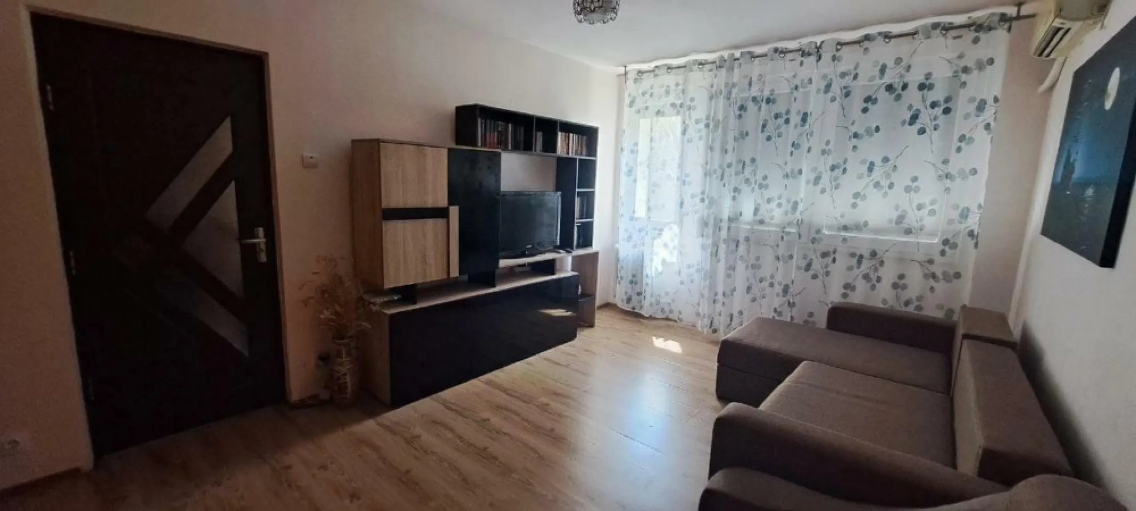 ageuropa.ro închiriaza ap 2 cam Baba Novac etaj - Agenția EUROPA închiriază apartament mobilat si utilat cu 2 camere semidecomandate. Zona Baba Novac, la 5 minute de parcul IOR si Mall ParkLake Statie troleibuz 70, 79 si 92 si autobuz 311 la 2 minute. La 10 minute de metrou Dristor. Pentru mai multe oferte accesați www.ageuropa.ro.