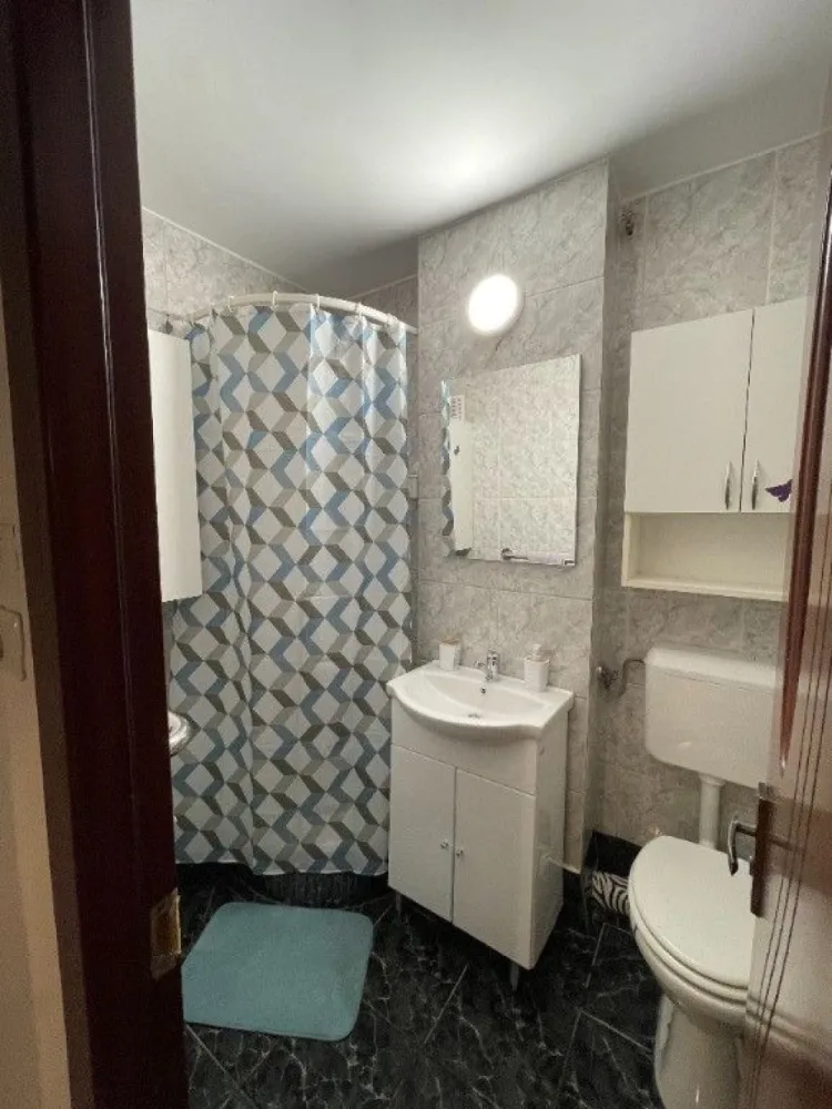 Apartament cu 2 camere de închiriat în zona Titan, Sector 3