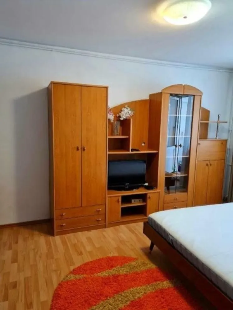 Inchiriez apartament cu 2 camere