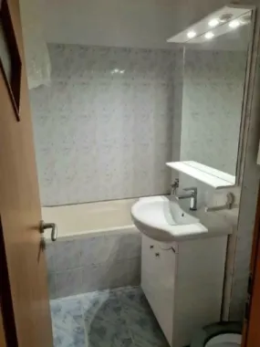 Inchiriez apartament cu 2 camere