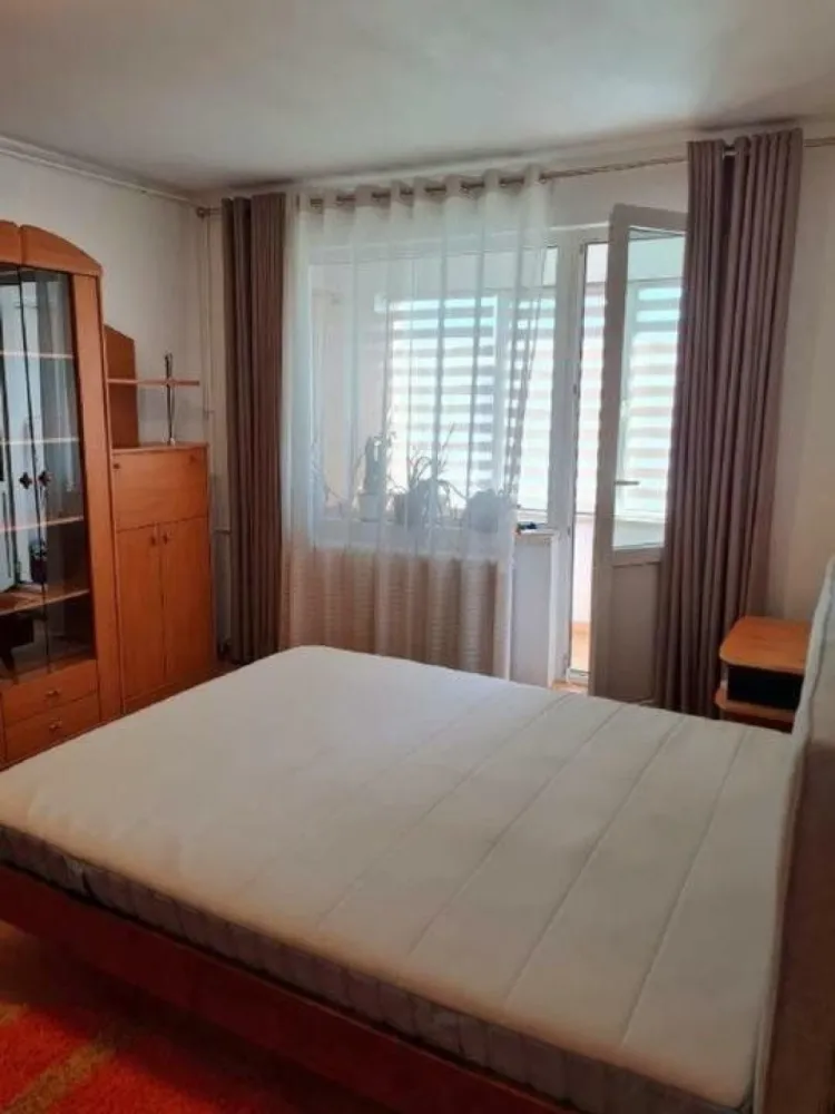 Inchiriez apartament cu 2 camere
