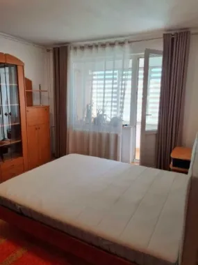 Inchiriez apartament cu 2 camere
