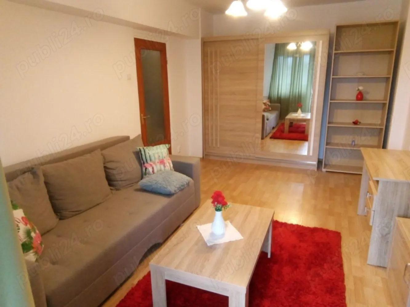 Ap. 2 cam. de inchiriat 54 mp Et.2 Ion Mihalache colt cu Turda - Agentia Europa inchiriaza un apartament 2 camere cu o suprafata de 54 mp , luminos si linistit Ion Mihalache ( 1 Mai) colt cu Turda. Apartamentul este situat intr- o zona de interes, cu multe facilitati datorita pozitiei, la 8 minute de parcul Herastrau si 5 minute de Piata Victoriei, cu acces facil la transportul public (tramvaie 41,45, 24 autobuze 3 ), la piete, magazine, banci, scoli, centre comerciale. Apartamentul este recent zugravit, beneficiaza de lumina naturala pe tot parcursul zilei, este semidecomandat, are suprafata totala de 54 mp, este situat la etajul 2 /10, cu vedere spre spatele blocului, iar intretinerea este rezonabila. Blocul are structura de beton , este reabilitat, linistit si curat. Este bine structurat, cu spatiul folosit in mod optim, fiind compus din compus din living, dormitor, bucatarie, baie, 2 holuri, balcon. Apartamentul este complet mobilat . . Multe spatii de depozitare, fiind dotat cu frigider, aragaz, masina de spalat, doua aparate aer conditionat. Apartamentul este potrivit pentru o familie care lucreaza in zona sau in Piata Victoriei, in zona Expozitiei, in centru.