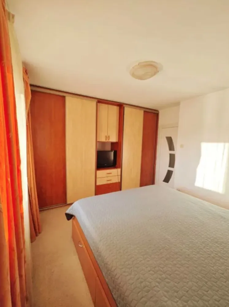 Apartament 2 cam. de inchiriat 60 mp Et. 4 Zona Aviatiei