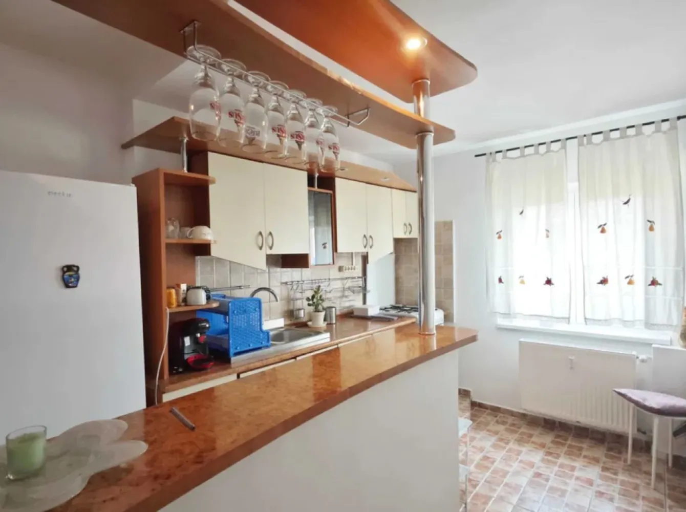 Apartament 2 cam. de inchiriat 60 mp Et. 4 Zona Aviatiei