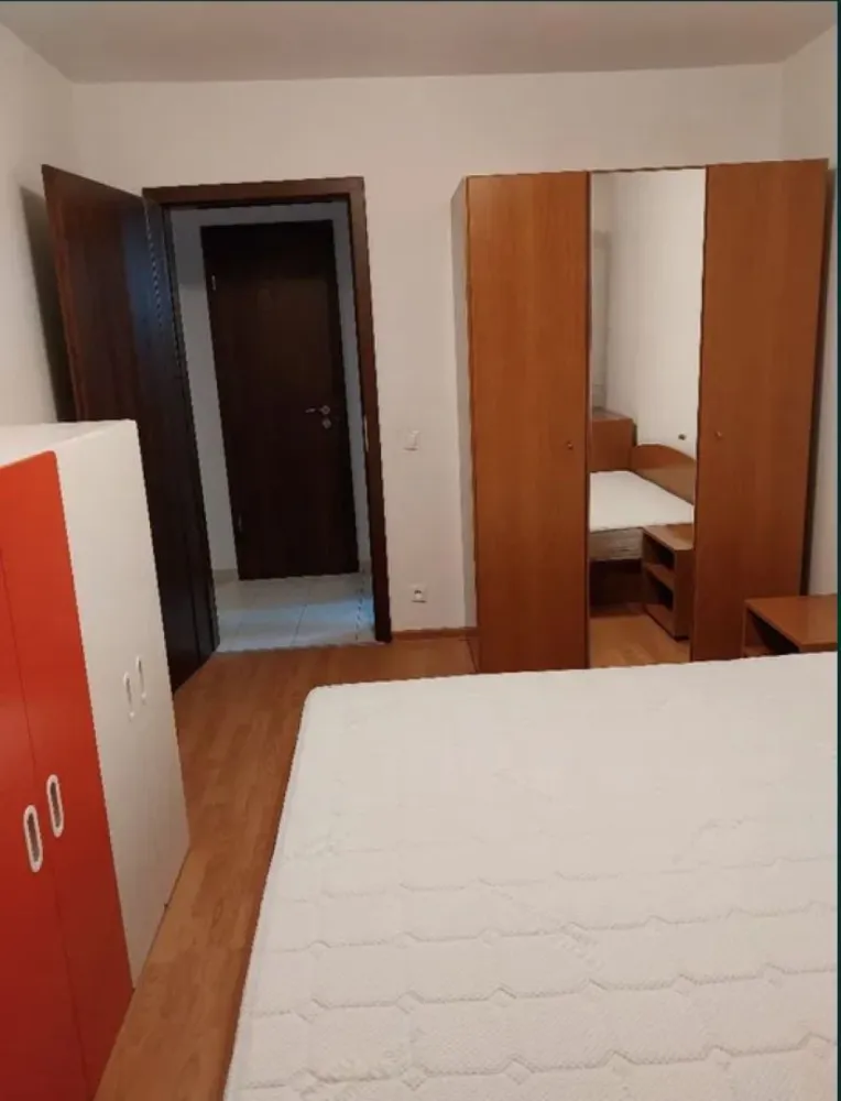 Ap. 2 cam. de inchiriat , 51 mp Et 8 Sector 2 Zona Obor - Agentia Europa inchiriaza un apartament 2 camere cu o suprafata utila de 51 mp situat in zona Obor - Sector. 2 Apartamentul este situat la etajul 8 /10 si dispune de - aer condiționat , masina de spălat , aragaz , frigider , mobilier ,dormitor, mobilier bucătărie. Disponibil imediat pentru vizionari.