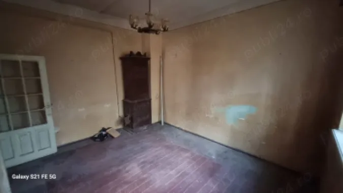 Ag BRASADAS vinde casă cu 2 apart. Calea Călărașilor Coposu.