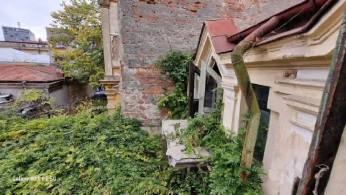 Ag BRASADAS vinde casă cu 2 apart. Calea Călărașilor Coposu.