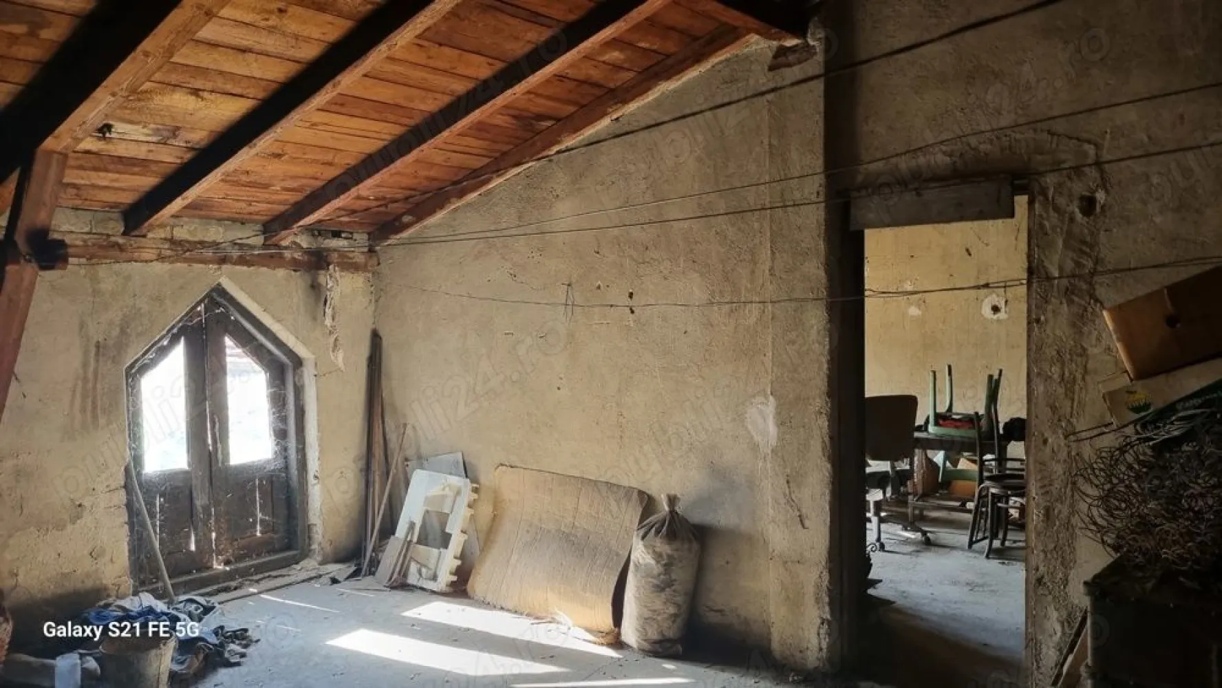 Ag BRASADAS vinde casă cu 2 apart. Calea Călărașilor Coposu.