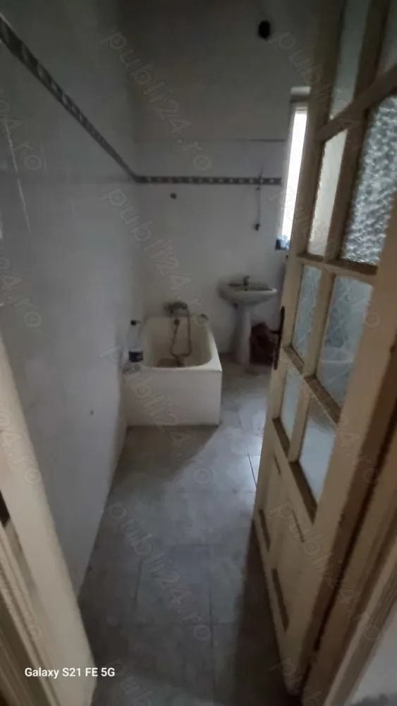 Ag BRASADAS vinde casă cu 2 apart. Calea Călărașilor Coposu.