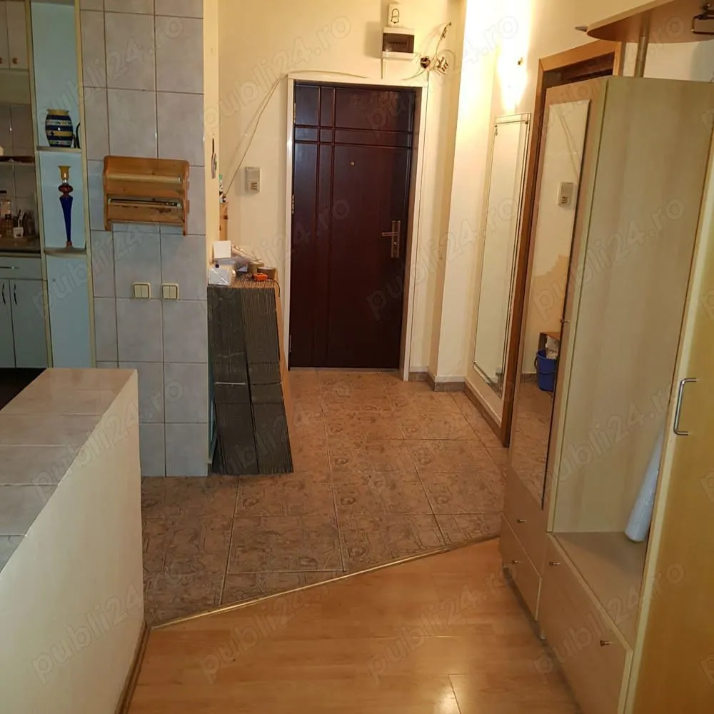 Apartament 3 camere Nerva Traian - Vand apartament cu 3 camere in Bucuresti, sector 3 , Nerva Traian, 79mp, etaj 3 7, structura beton, 2 bai, vedere spate si lateral.