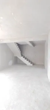Casă nouă de vânzare