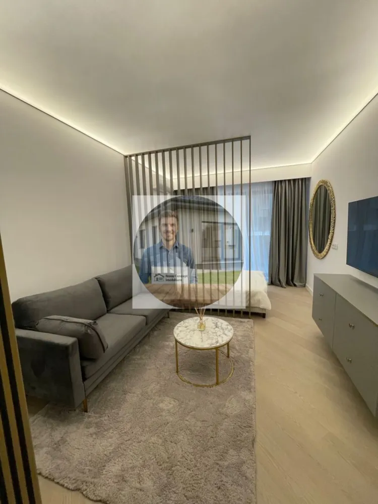 Studio COrtina North Bulevardul Pipera - Ofer spre închiriere studio în complexul Cortina North Apartamentul este pregătit pentru mutare imediată. Dispune de: veselă, pahare, tacâmuri, aspirator, mop, fier și masă de călcat, uscător de rufe etc. Prețul variază în funcție de modalitatea de plată aleasă: • 600 Euro/lună (pentru plata integrală pe 1 an) • 630 Euro/lună (pentru plata la fiecare 6 luni) • 650 Euro/lună (pentru plata la fiecare 2 luni) Condiții: • Contract minim 1 an. • Garanție: contravaloarea unei luni de chirie. • Nu se acceptă animale de companie.