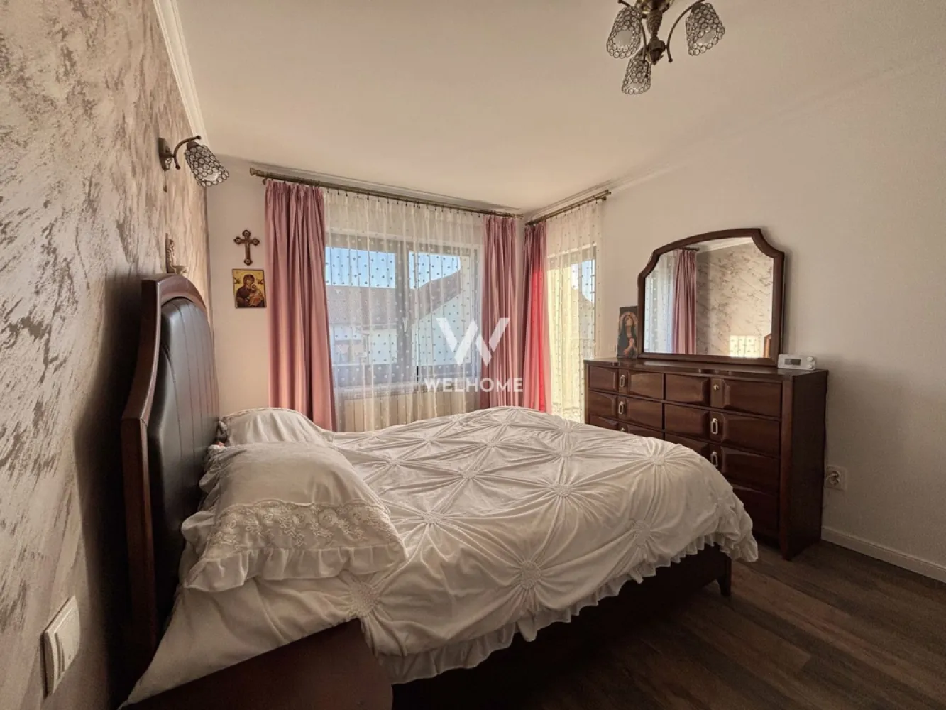 Casa INDIVIDUALA 6 camere, curte superba - zona Brana, Selimbar