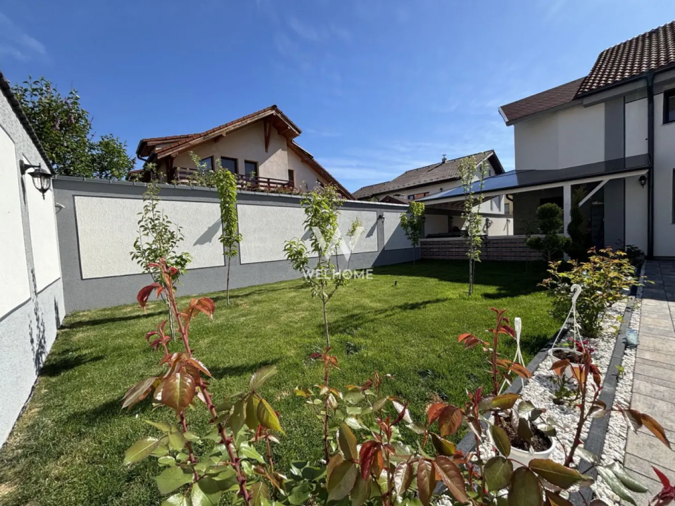 Casa INDIVIDUALA 6 camere, curte superba - zona Brana, Selimbar