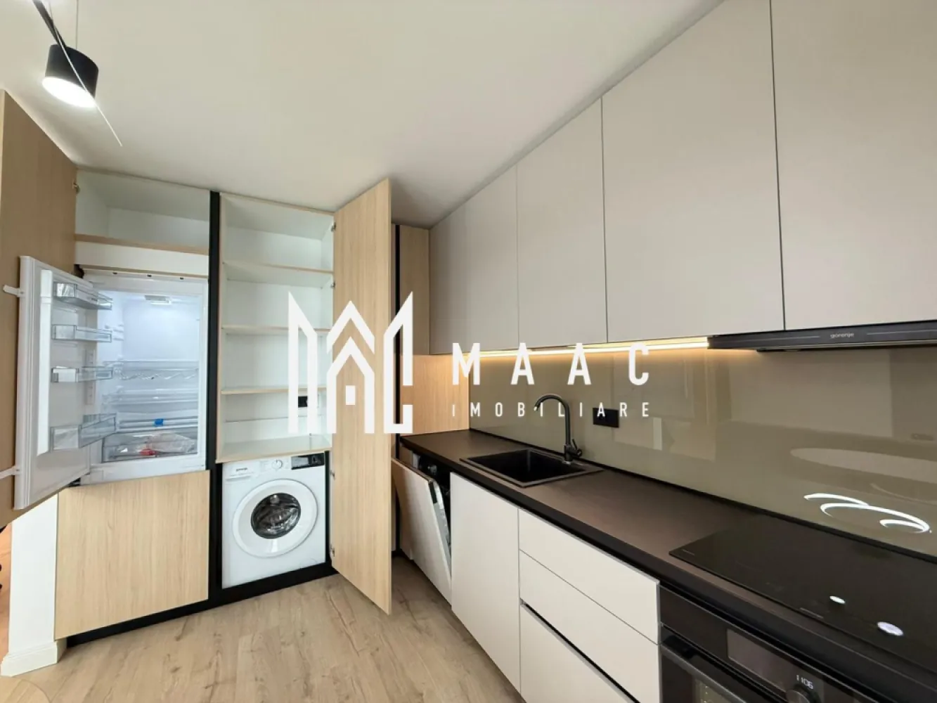 Apartament 3 camere nou | Garaj | Balcon | Boxa | Central