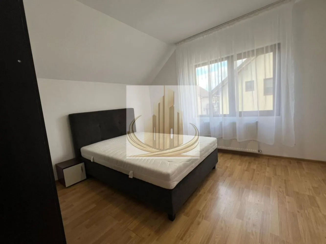 Casă individuală, 115 mp – Dumbrăvița, zonă liniștită, aproape de lac