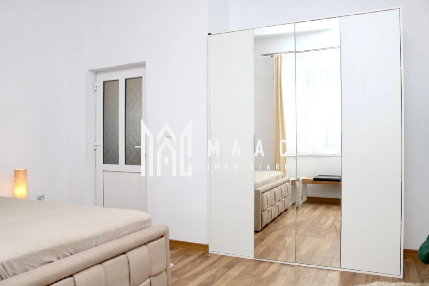 Apartament 4 camere | 2 bai | Modern | Curte | Central